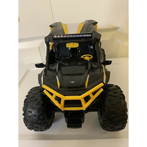 New Bright RC 1:14 Scale Polaris RZR ATV - Yellow no remote no battery cover 13” - Picture 4 of 12
